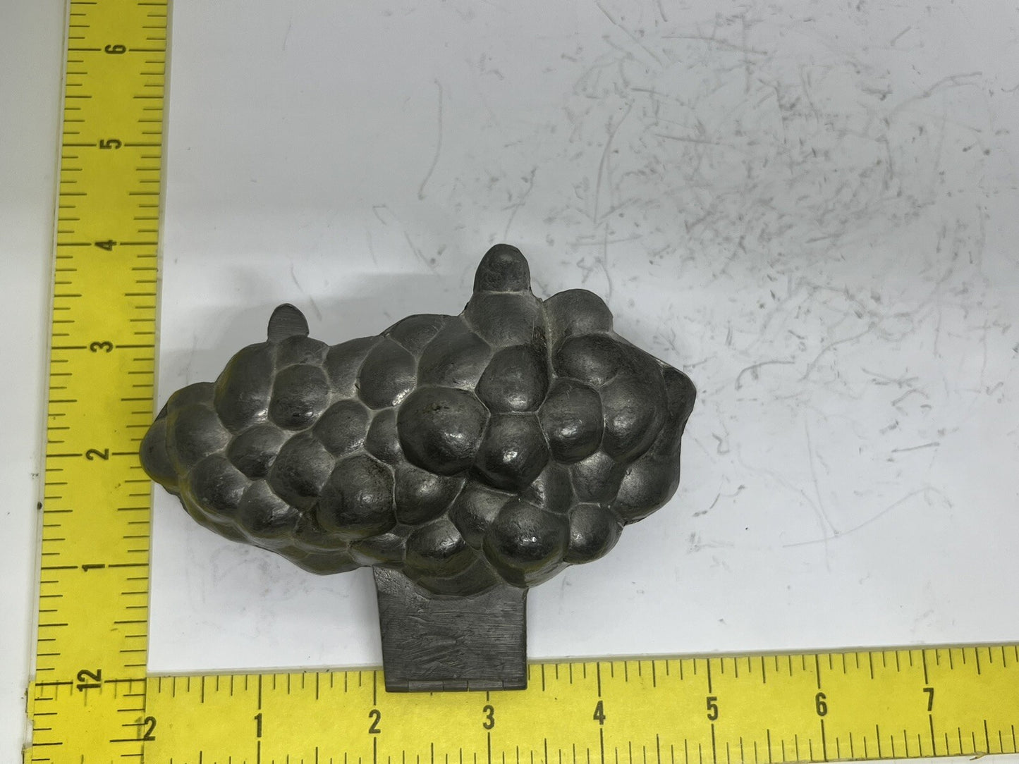 Antique Bunch Of Grapes #278 Pewter Chocolate Candy Ice Cream