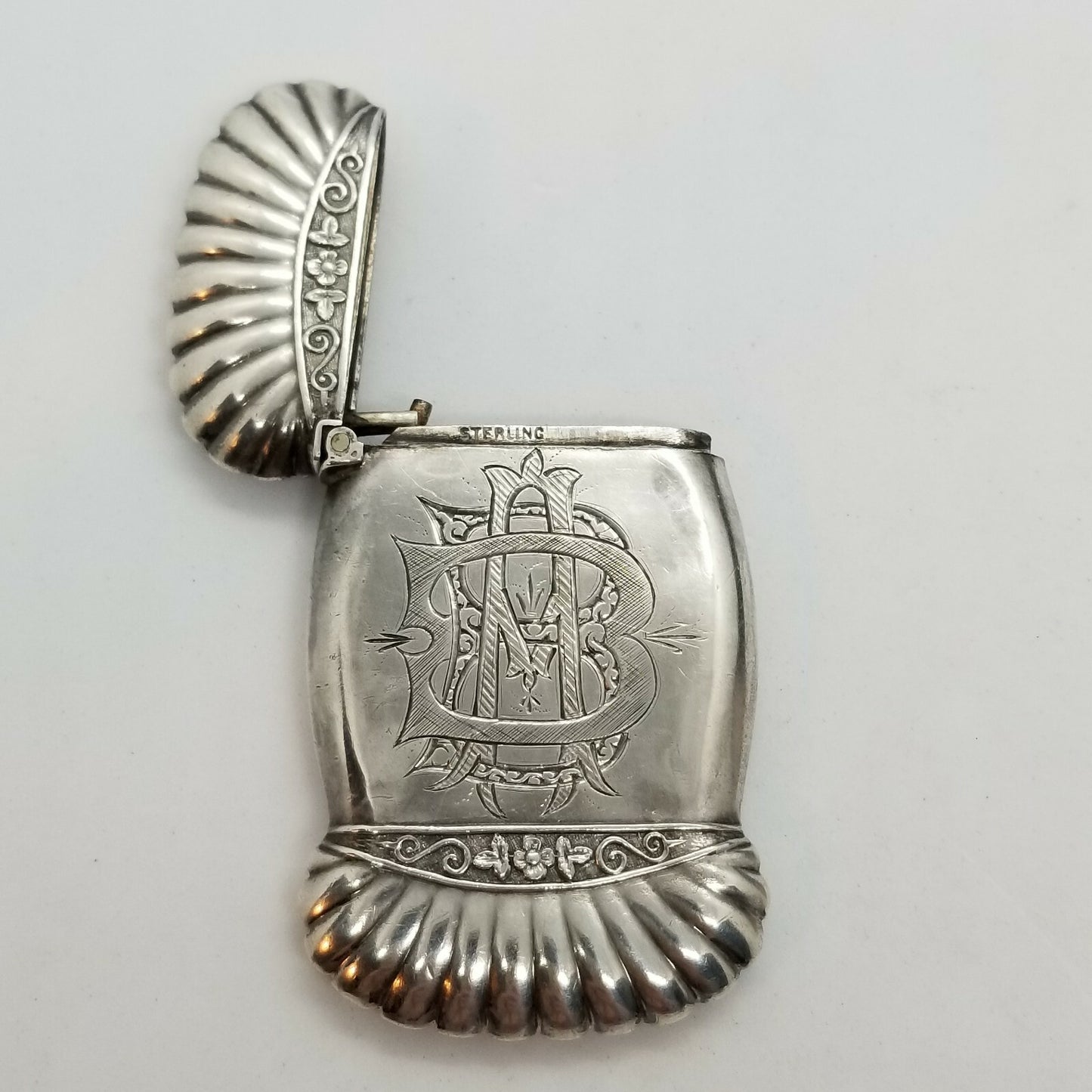 Antique Art Nouveau Sterling Silver Match Safe Vesta Case  Combed End