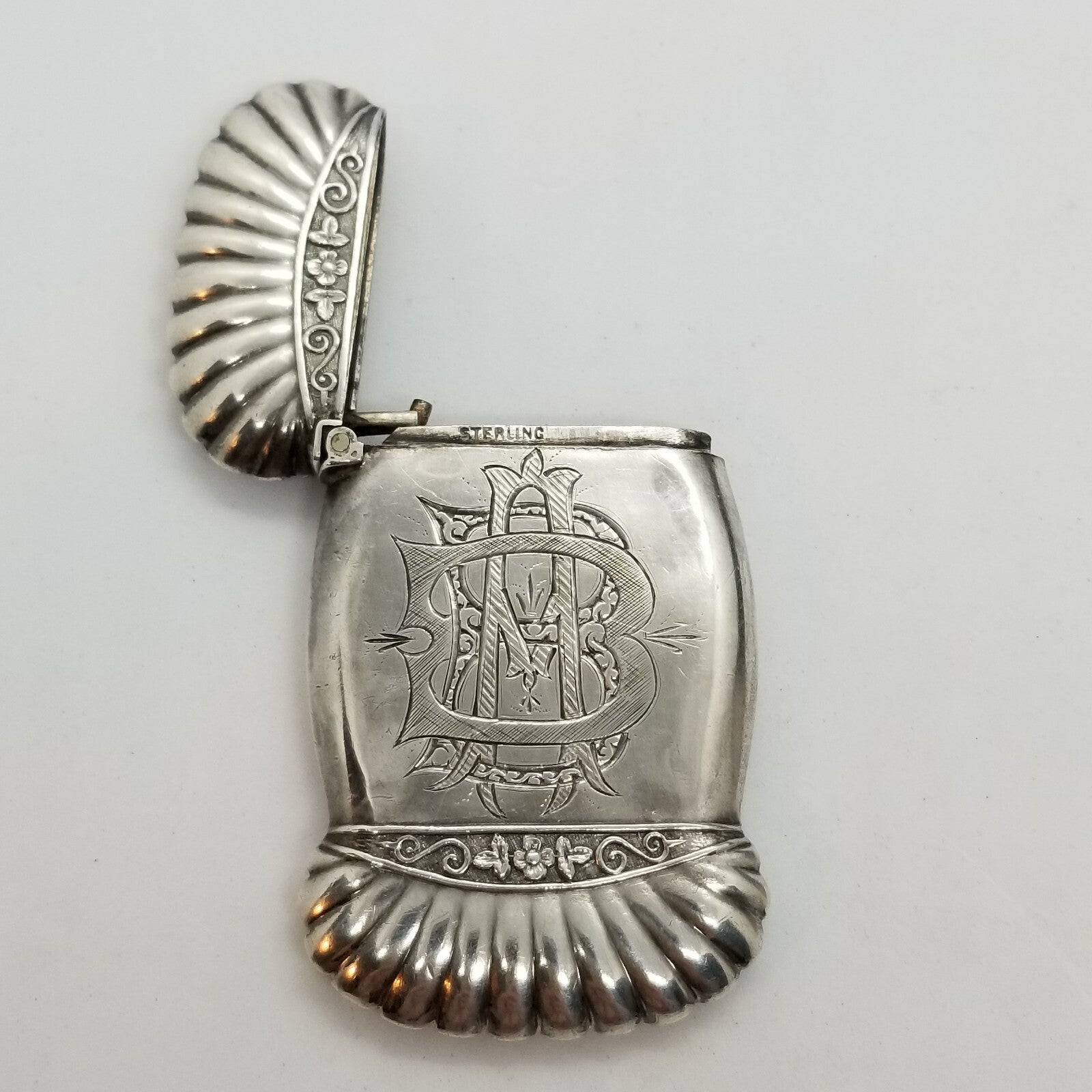 Antique Art Nouveau Sterling Silver Match Safe Vesta Case  Combed End