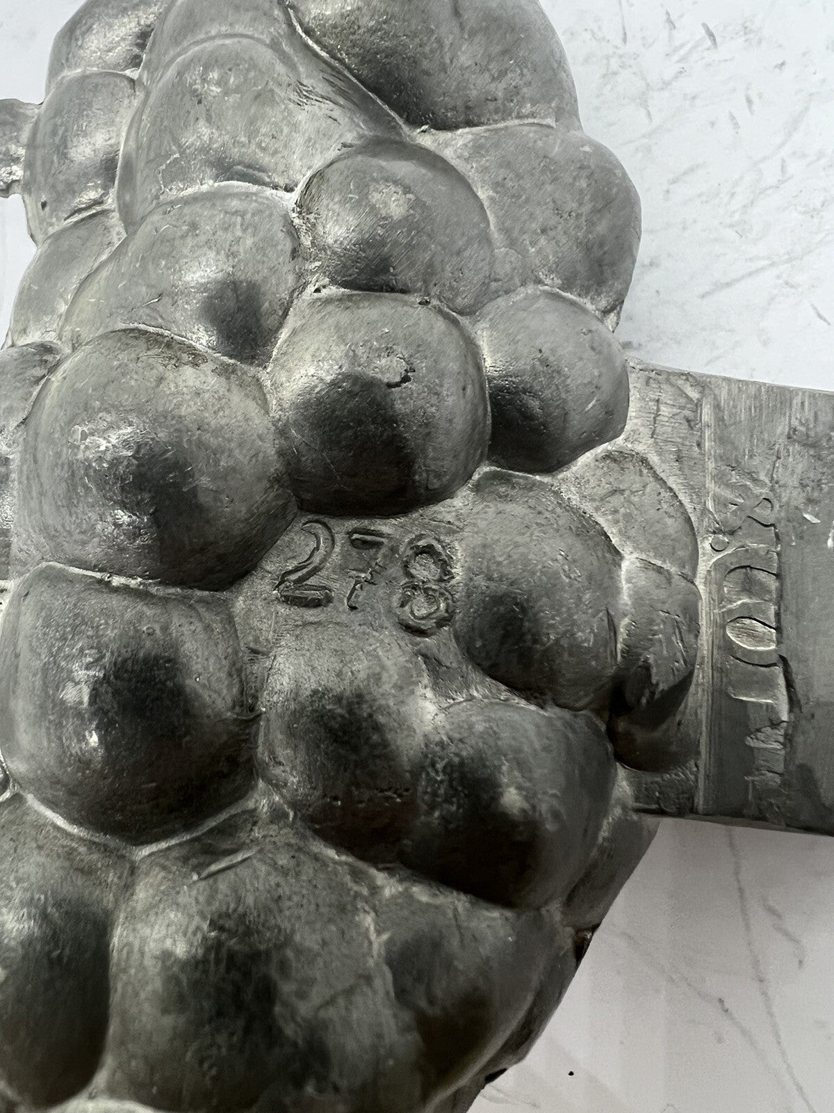 Antique Bunch Of Grapes #278 Pewter Chocolate Candy Ice Cream