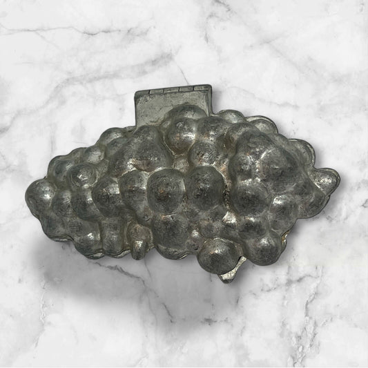 Antique Bunch Of Grapes #159 Pewter Chocolate Candy Ice Cream