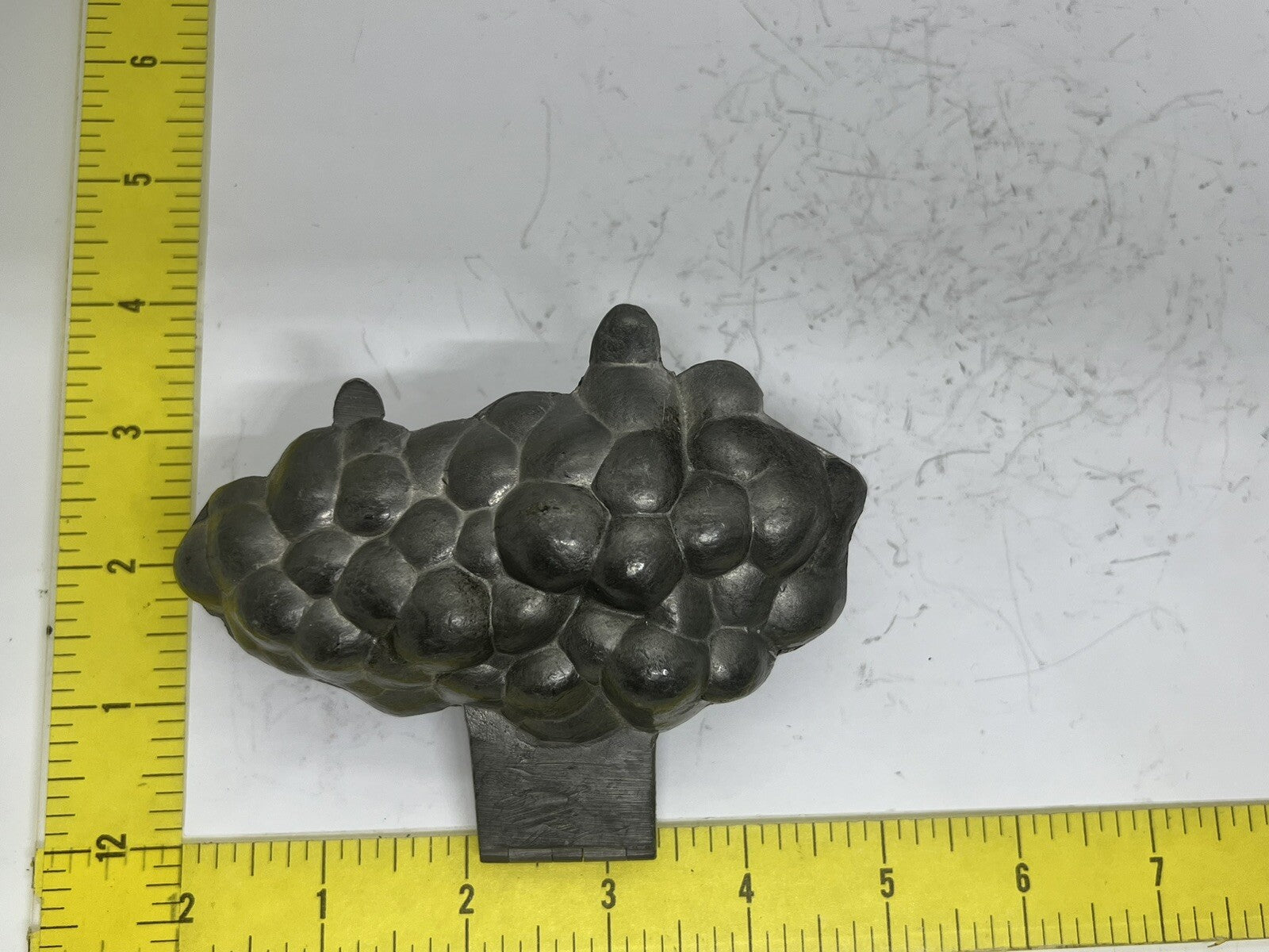 Antique Bunch Of Grapes #278 Pewter Chocolate Candy Ice Cream
