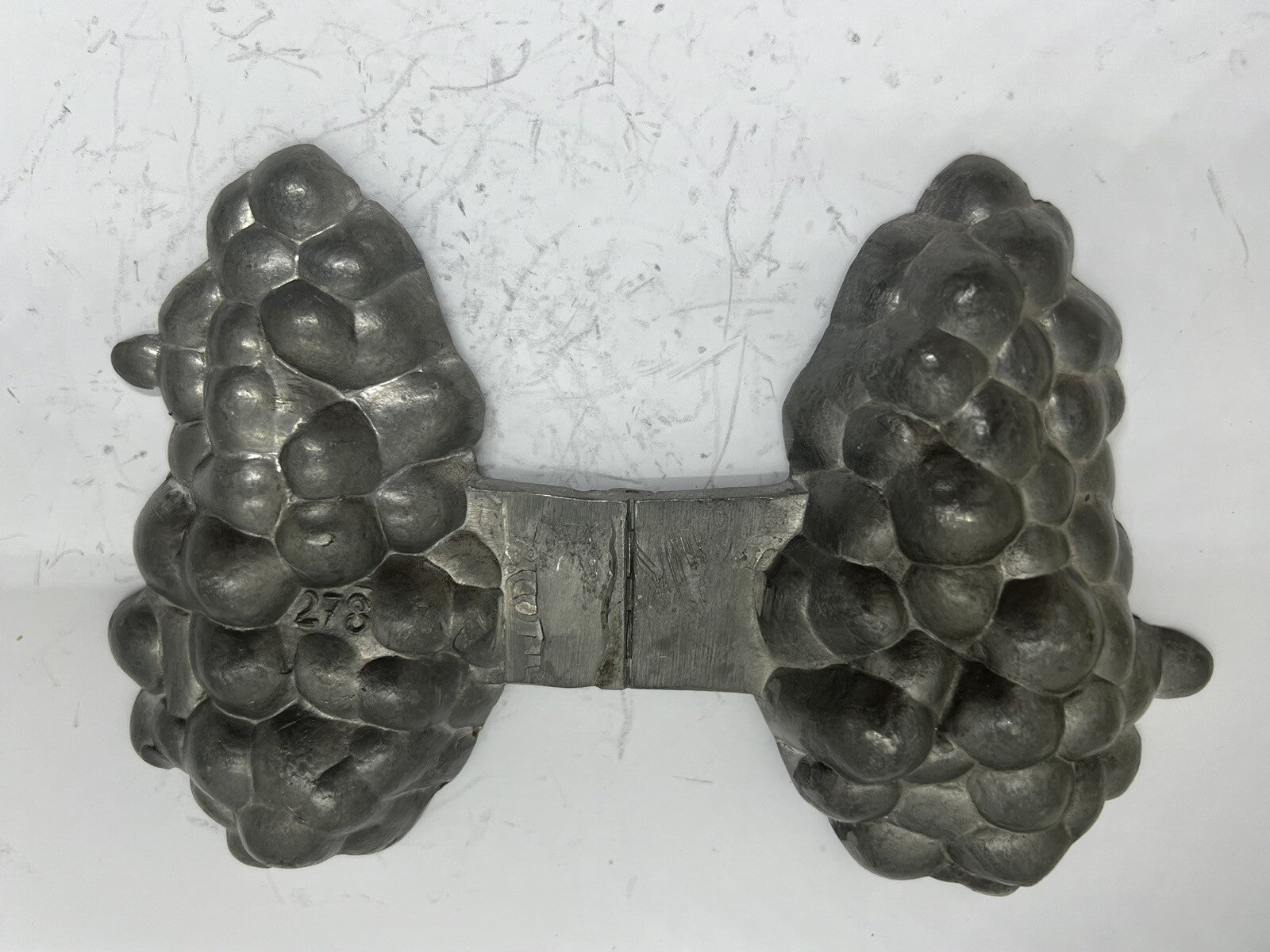 Antique Bunch Of Grapes #278 Pewter Chocolate Candy Ice Cream