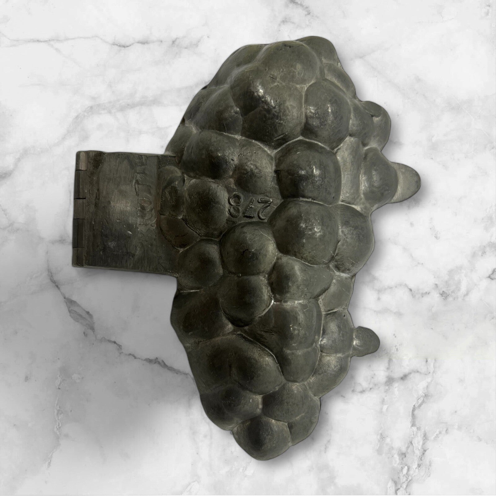 Antique Bunch Of Grapes #278 Pewter Chocolate Candy Ice Cream