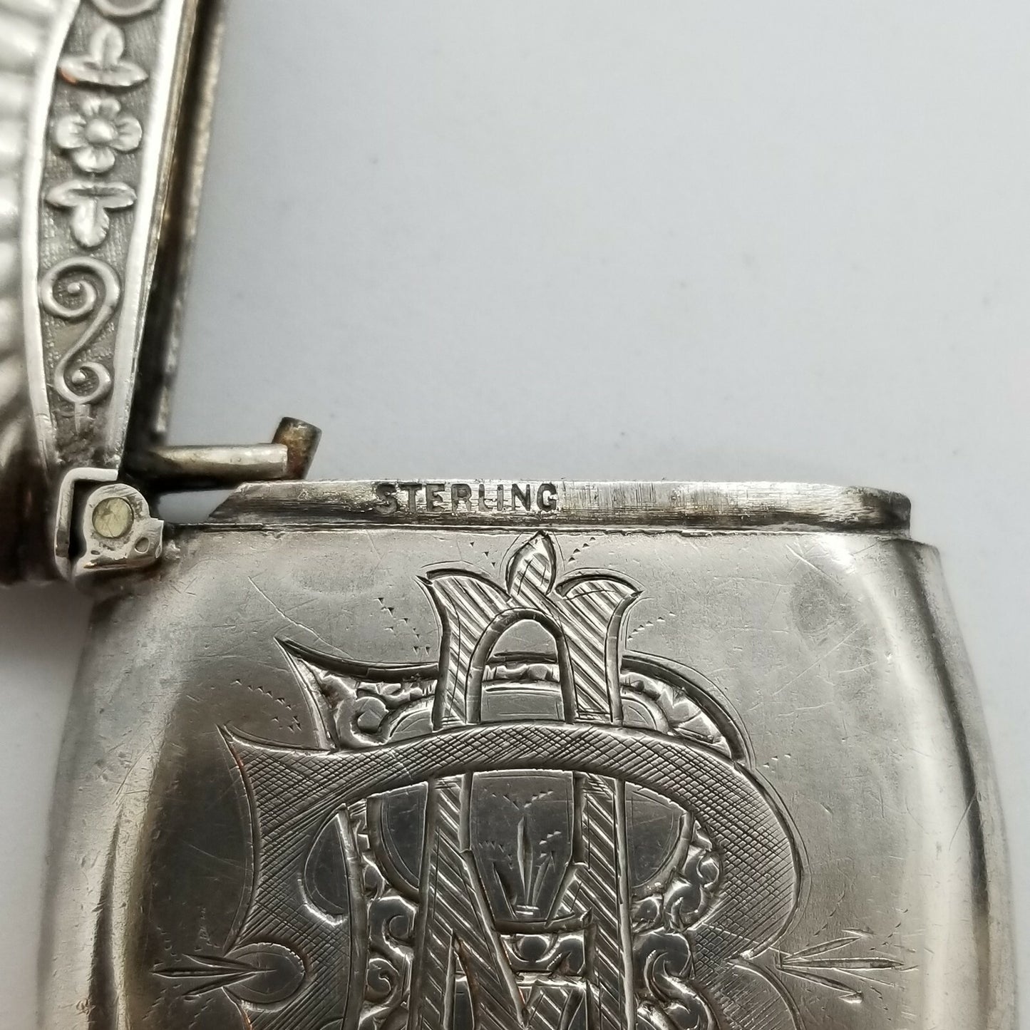 Antique Art Nouveau Sterling Silver Match Safe Vesta Case  Combed End